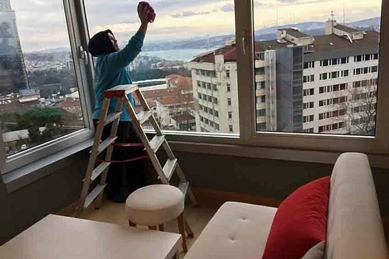 İstanbul’da Kar Tatili Fırsatları cam silimi İstanbul'da Kar Tatili Fırsatları Ev Temizliği