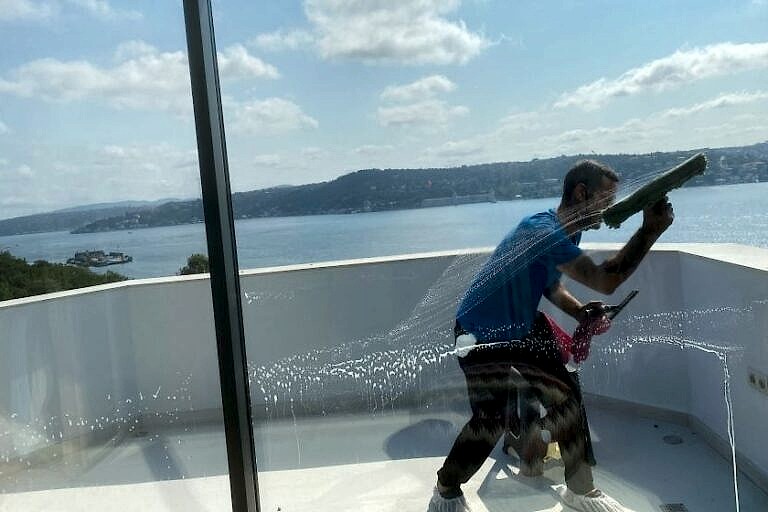 Kadinlar gununde erkekler temizlik yapsin Kadınlar gününde temizlik erkeklerde olmalı.